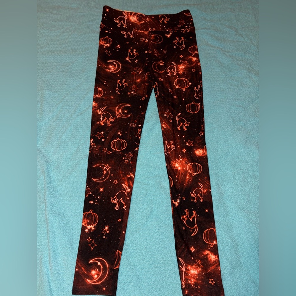 No Boundaries juniors Leggings - Black and Orange Halloween Print